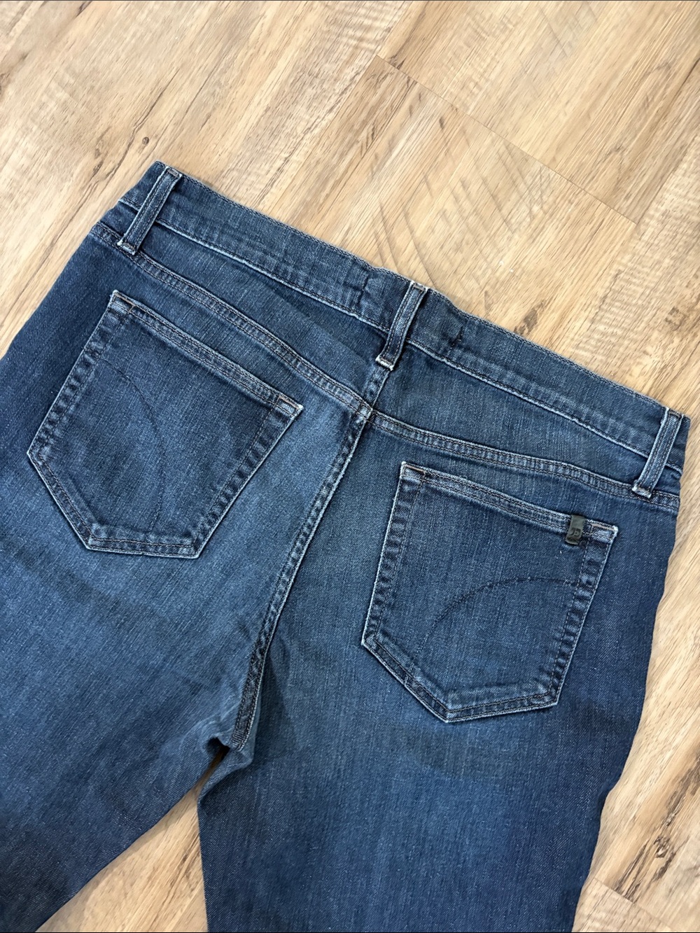 Joes women’s boot cut jeans - Picture 2 of 3